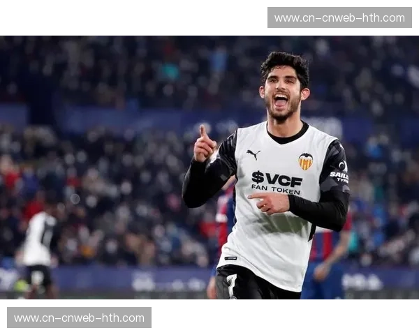 瓦伦西亚防线重组危机,客场战术体系稳定性不足 瓦伦西亚防线重组危机,客场战术体系稳定性不足